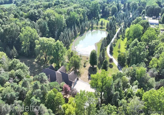 Photo 4 of Single family home for sale at 2315 Weigl Rd, Saginaw, MI 48609 | MLS# 20261059895 | Listing updated on 2026-08-11