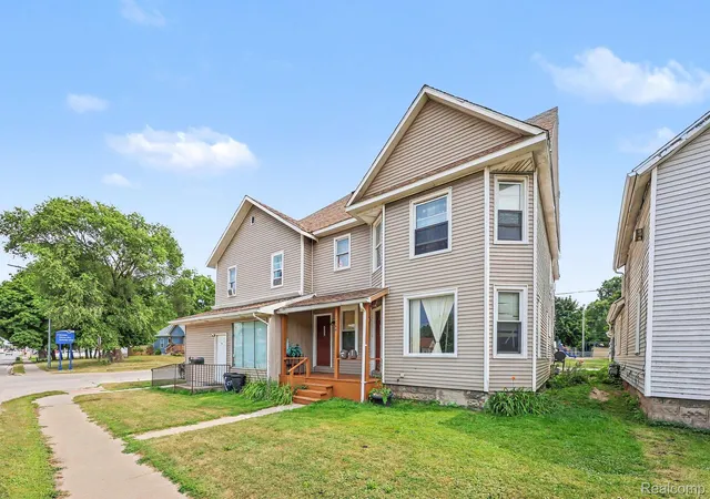 3rd image of 1202 Lapeer Ave, Port Huron, MI 48060 | MLS# 20261059901