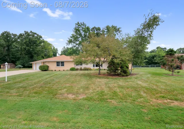 2nd image of 24935 Lakeland St, Farmington Hills, MI 48336 | MLS# 20261059908