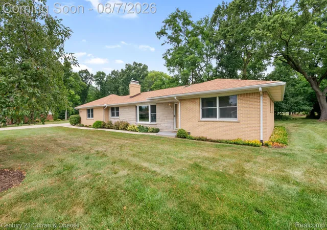 3rd image of 24935 Lakeland St, Farmington Hills, MI 48336 | MLS# 20261059908