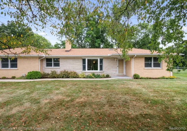 4th image of 24935 Lakeland St, Farmington Hills, MI 48336 | MLS# 20261059908