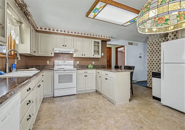 Photo 3 of Single family home for sale at 1347 Ferry St, Niles, MI 49120 | MLS# 69026039805 | Listing updated on 2026-10-07