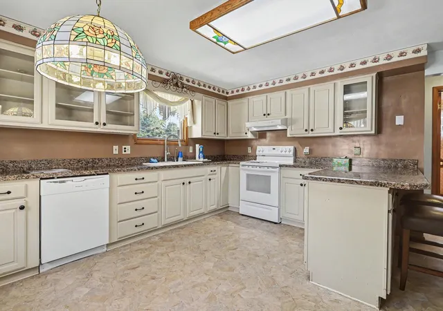 Photo 4 of Single family home for sale at 1347 Ferry St, Niles, MI 49120 | MLS# 69026039805 | Listing updated on 2026-10-07