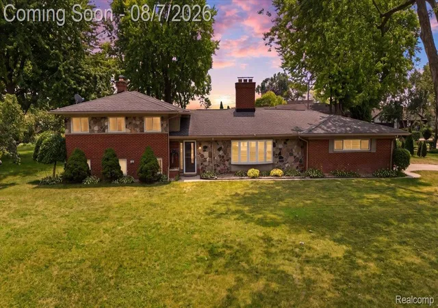 Photo 1 of Sale Pending at 3127 Francesca Dr, Waterford, MI 48329 | MLS# 20261059917 | Listing updated on 2026-08-23