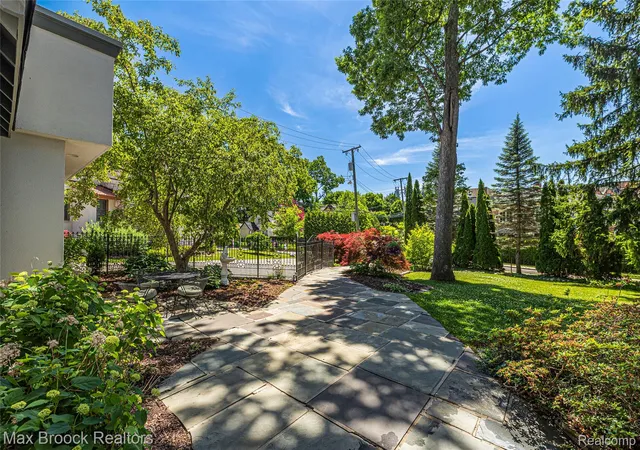 Photo 4 of Single family home for sale at 532 Brookside Ave, Birmingham, MI 48009 | MLS# 20261059920 | Listing updated on 2026-08-01