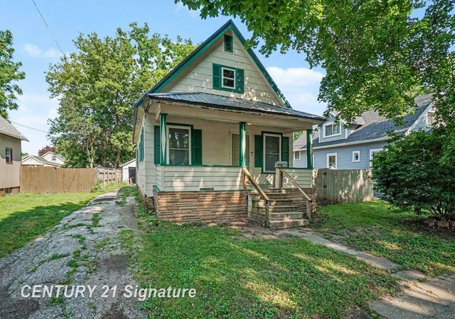 Photo 3 of Single family home for sale at 2414 Benjamin St, Saginaw, MI 48602 | MLS# 61050216897 | Listing updated on 2026-09-14