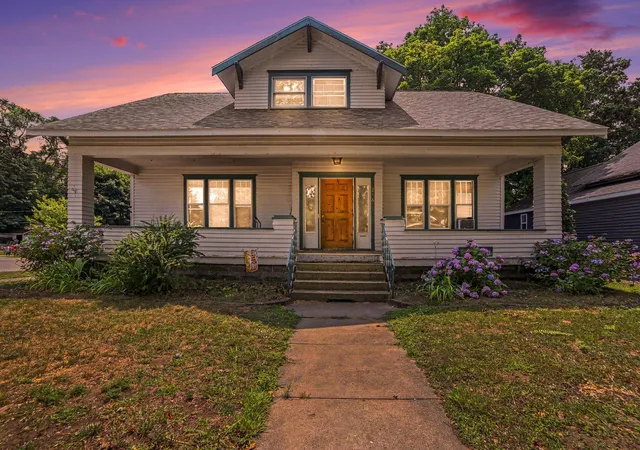 2nd image of 216 E Danaher St, Ludington, MI 49431 | MLS# 67026039831