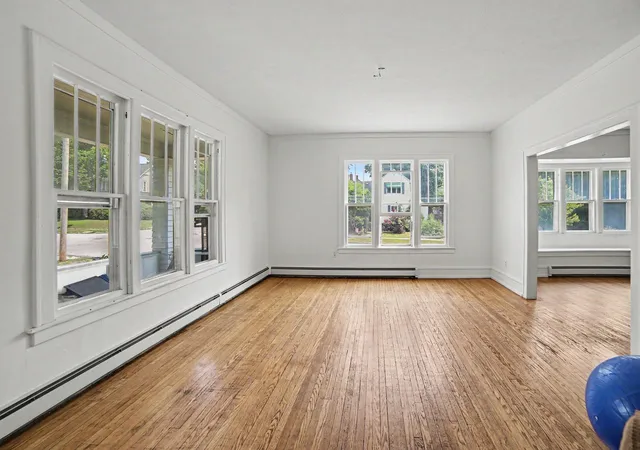 4th image of 216 E Danaher St, Ludington, MI 49431 | MLS# 67026039831