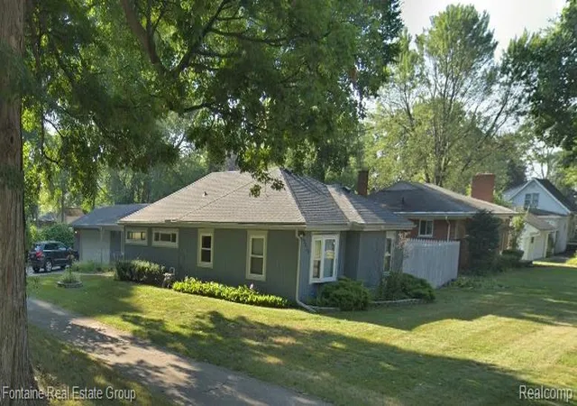 1st image of 19830 Louise St, Livonia, MI 48152 | MLS# 20261059926