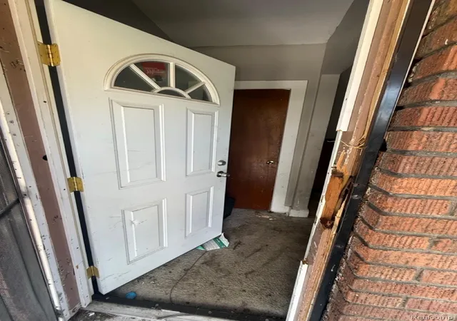 Listing Photo 4 - Condo for sale in building located at 3772 Pingree St, Detroit, MI 48206