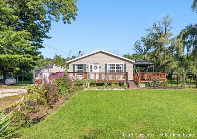 2nd image of 106 Little Long Lake Dr, Nashville, MI 49073 | MLS# 65026039842