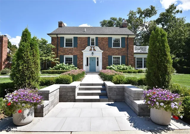 1st image of 610 Half Moon Rd, Bloomfield Hills, MI 48301 | MLS# 20261059950