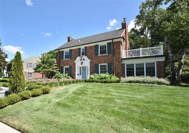 2nd image of 610 Half Moon Rd, Bloomfield Hills, MI 48301 | MLS# 20261059950