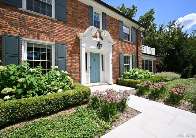 3rd image of 610 Half Moon Rd, Bloomfield Hills, MI 48301 | MLS# 20261059950