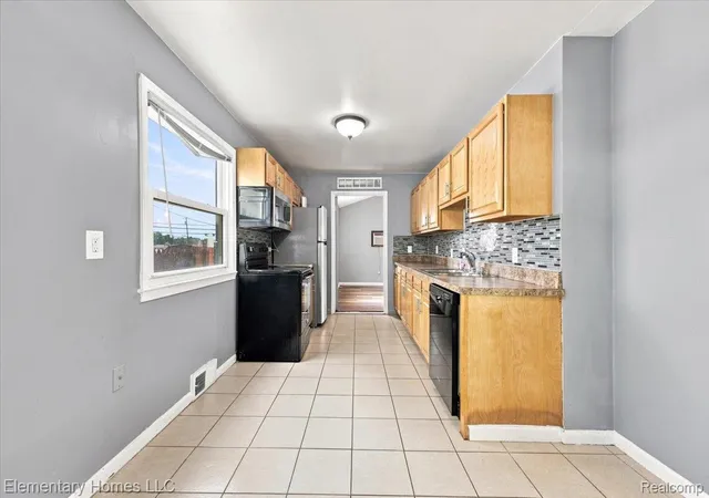 Photo 4 of Single family home for sale at 7388 Mckinley, Center Line, MI 48015 | MLS# 20261059965 | Listing updated on 2026-10-28