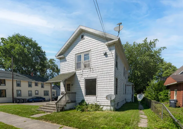 3rd image of 915 Market St, Saint Joseph, MI 49085