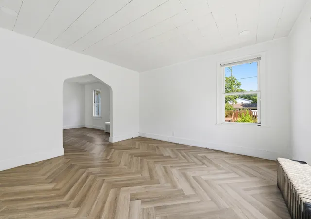 5th image of 915 Market St, Saint Joseph, MI 49085