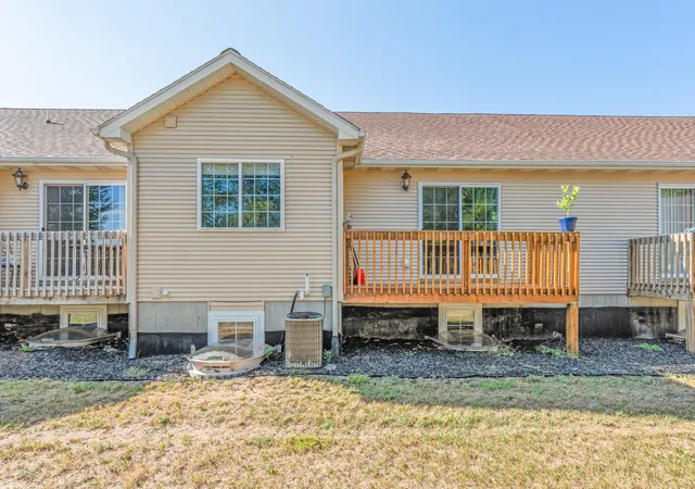Listing Photo 4 - Condo for sale in building located at 816 Tioga Park Dr, Big Rapids, MI 49307