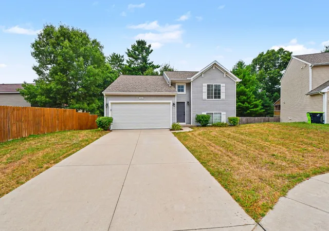 2nd image of 1202 Pinewood Dr, Greenville, MI 48838 | MLS# 65026039861