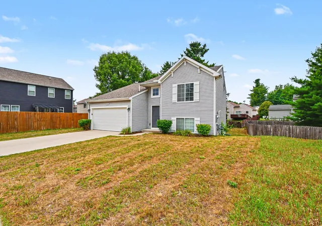 3rd image of 1202 Pinewood Dr, Greenville, MI 48838 | MLS# 65026039861
