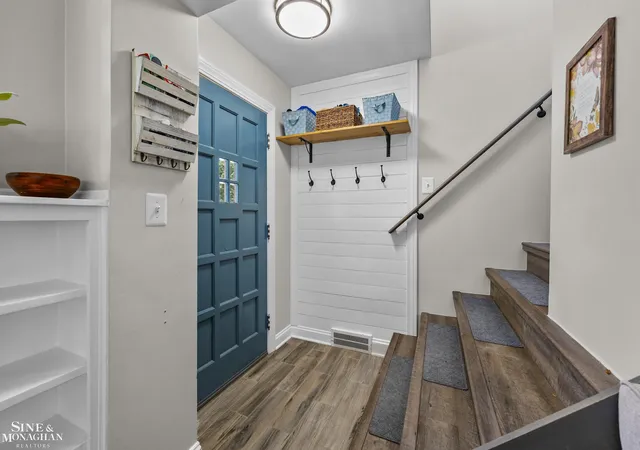 4th image of 1648 Hampton Rd, Grosse Pointe Woods, MI 48236 | MLS# 58050216919