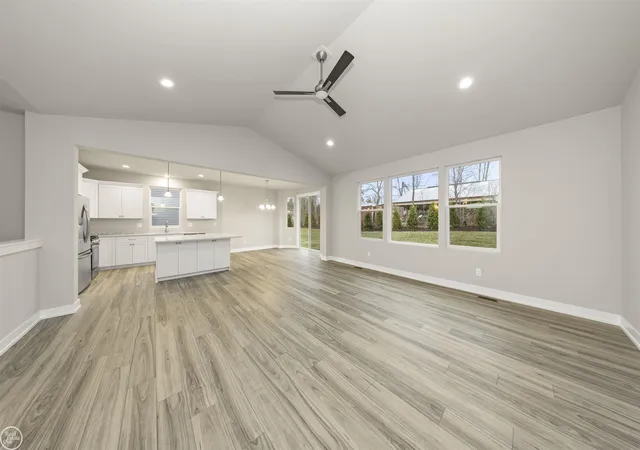 Photo 4 of Single family home for sale at 1142 Julian Ct, Waterford, MI 48327 | MLS# 58050216922 | Listing updated on 2026-07-31