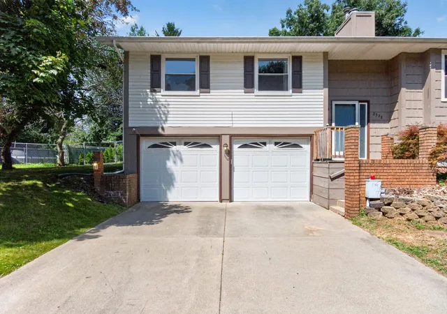 Photo 3 of Single family home for sale at 2528 Tricia Dr, Jackson, MI 49201 | MLS# 55026039869 | Listing updated on 2026-09-02