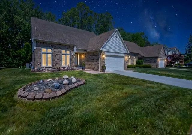 38th image of 40219 Denbigh Dr, Sterling Heights, MI 48310 | MLS# 58050216928