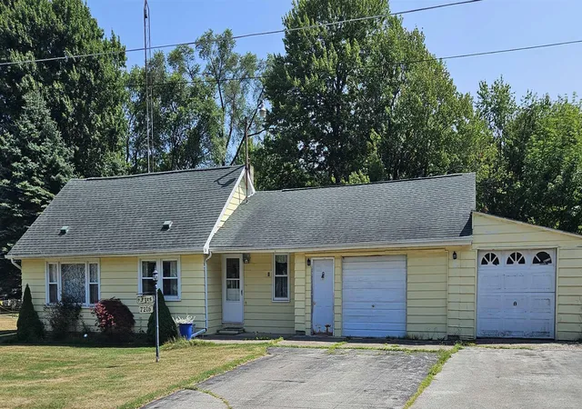 2nd image of 7216 Edwina Ln, Lexington, MI 48450 | MLS# 58050216929