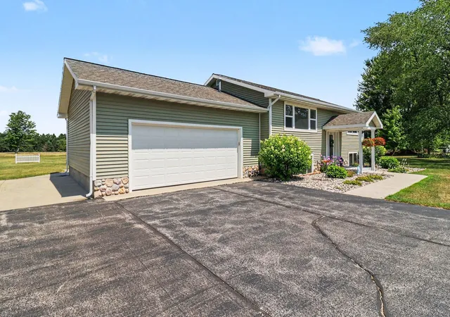 4th image of 5832 Potter Rd, Bear Lake, MI 49614 | MLS# 67026039872