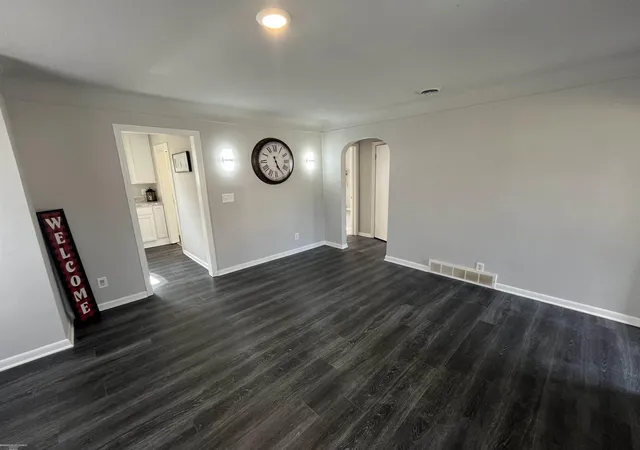 Photo 1 of Sale Pending at 28307 Essex St, Roseville, MI 48066 | MLS# 58050216936 | Listing updated on 2026-09-03