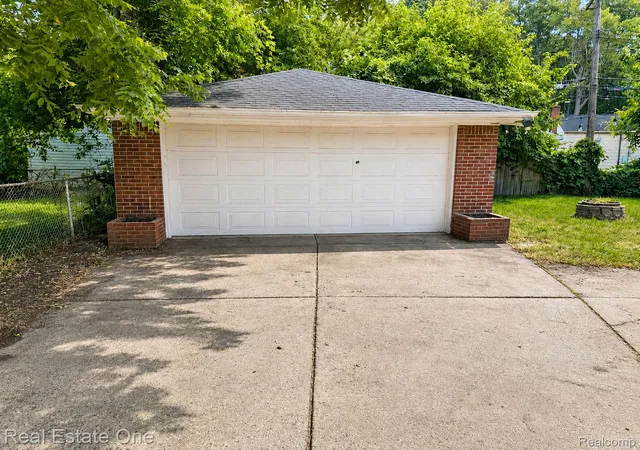 26th image of 27768 Rialto St, Madison Heights, MI 48071 | MLS# 20261060007