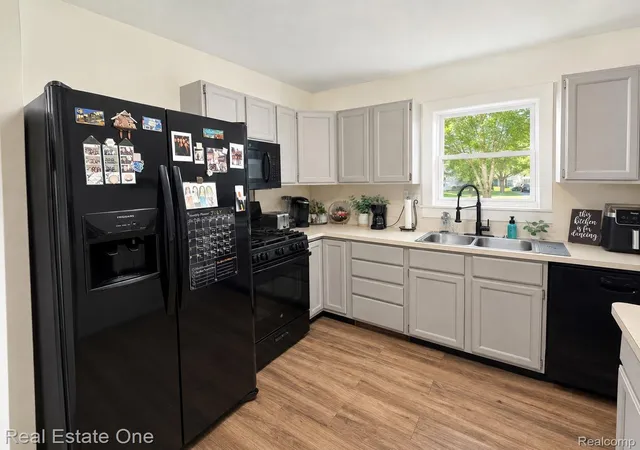 5th image of 27768 Rialto St, Madison Heights, MI 48071 | MLS# 20261060007
