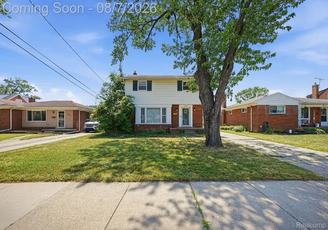 Photo 2 of Single family home for sale at 18332 Spring Ct S, Fraser, MI 48026 | MLS# 20261060013 | Listing updated on 2026-09-05