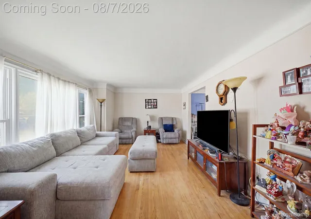 Photo 4 of Single family home for sale at 18332 Spring Ct S, Fraser, MI 48026 | MLS# 20261060013 | Listing updated on 2026-09-05