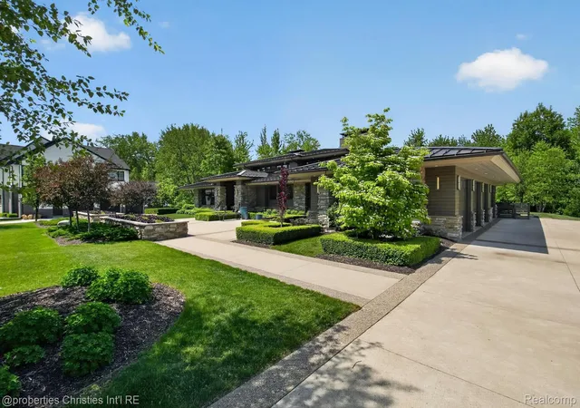 Photo 3 of Single family home for sale at 22635 Evergreen Ct, Novi, MI 48374 | MLS# 20261060018 | Listing updated on 2026-08-01