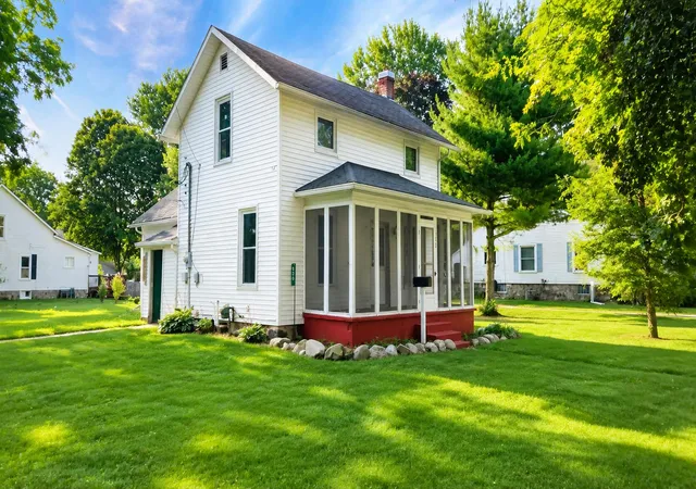 1st image of 630 N Main St, Bellevue, MI 49021 | MLS# 64026039892