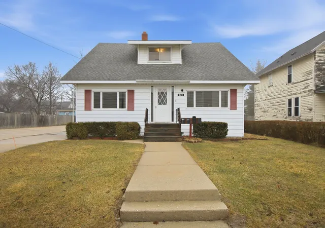 1st image of 430 Bridge Ave, Alma, MI 48801 | MLS# 79080071787