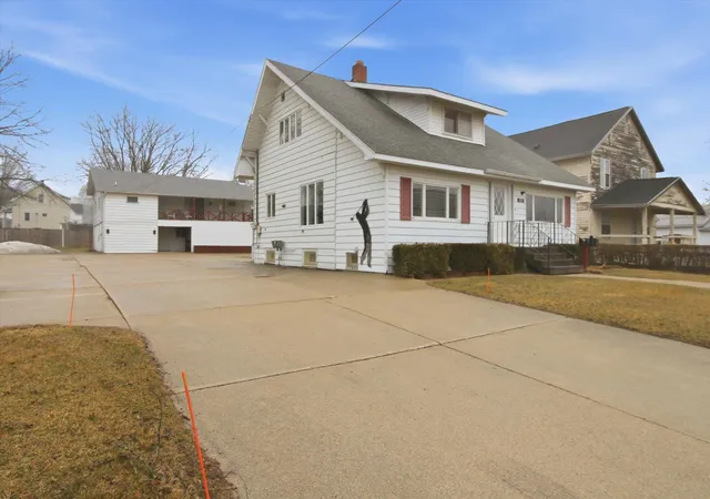 Photo 3 of Multi family home for sale at 430 Bridge Ave, Alma, MI 48801 | MLS# 79080071787 | Listing updated on 2026-08-03