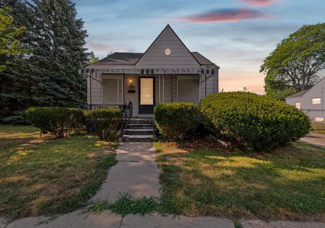 2nd image of 7076 Continental Ave, Warren, MI 48091 | MLS# 58050216944