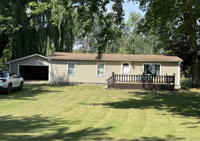 2nd image of 4767 N Saginaw Bay Shore Dr, Pinconning, MI 48650 | MLS# 61050216945