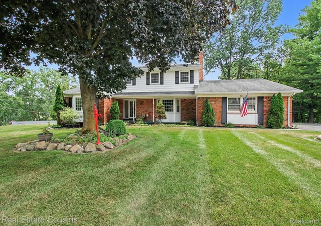 2nd image of 3017 Old Orchard Dr, Brighton, MI 48114 | MLS# 20261060038