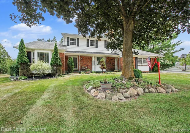 Photo 2 of Single family home for sale at 3017 Old Orchard Dr, Brighton, MI 48114 | MLS# 20261060038 | Listing updated on 2026-09-10