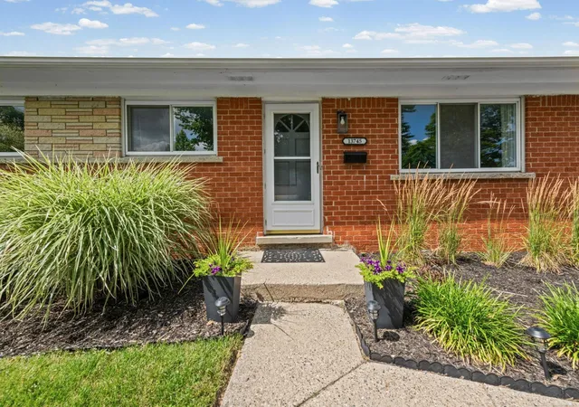 Photo 4 of Single family home for sale at 13745 Colpaert Dr, Warren, MI 48088 | MLS# 58050216951 | Listing updated on 2026-09-17