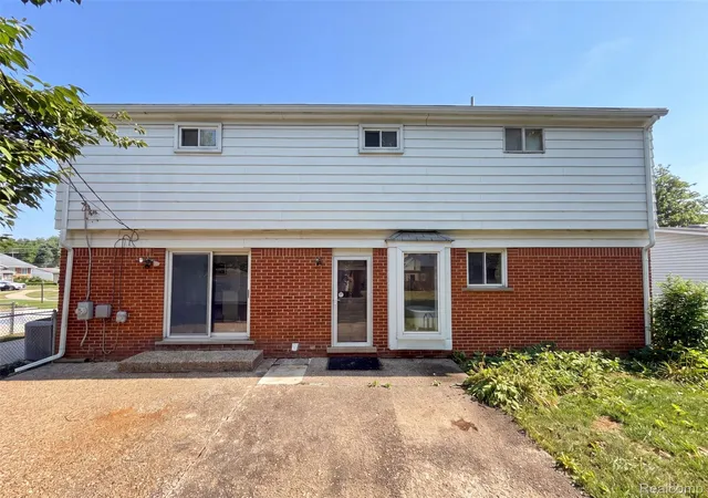 5th image of 14743 Ronnie Ln, Livonia, MI 48154 | MLS# 20261060045