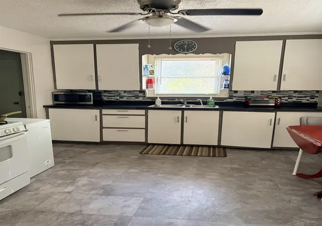 Photo 3 of Single family home for sale at 3366 Janes Ave, Saginaw, MI 48601 | MLS# 61050216952 | Listing updated on 2026-09-09