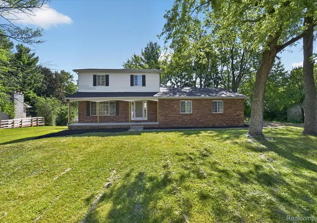 Photo 3 of Single family home for sale at 3461 Maple Dr, Ypsilanti, MI 48197 | MLS# 20261060047 | Listing updated on 2026-09-14