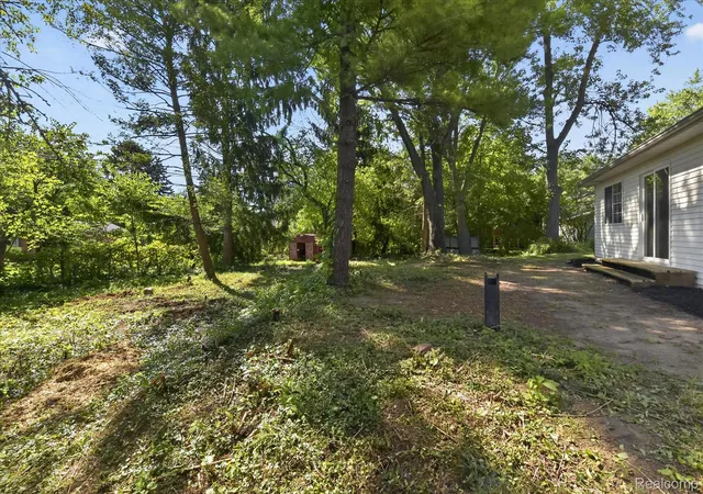 48th image of 3461 Maple Dr, Ypsilanti, MI 48197 | MLS# 20261060047