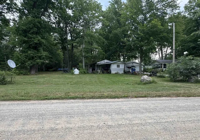 2nd image of 7645 Windoga Lake Dr, Weidman, MI 48893 | MLS# 79080071791