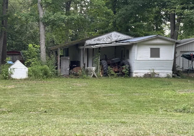 3rd image of 7645 Windoga Lake Dr, Weidman, MI 48893 | MLS# 79080071791